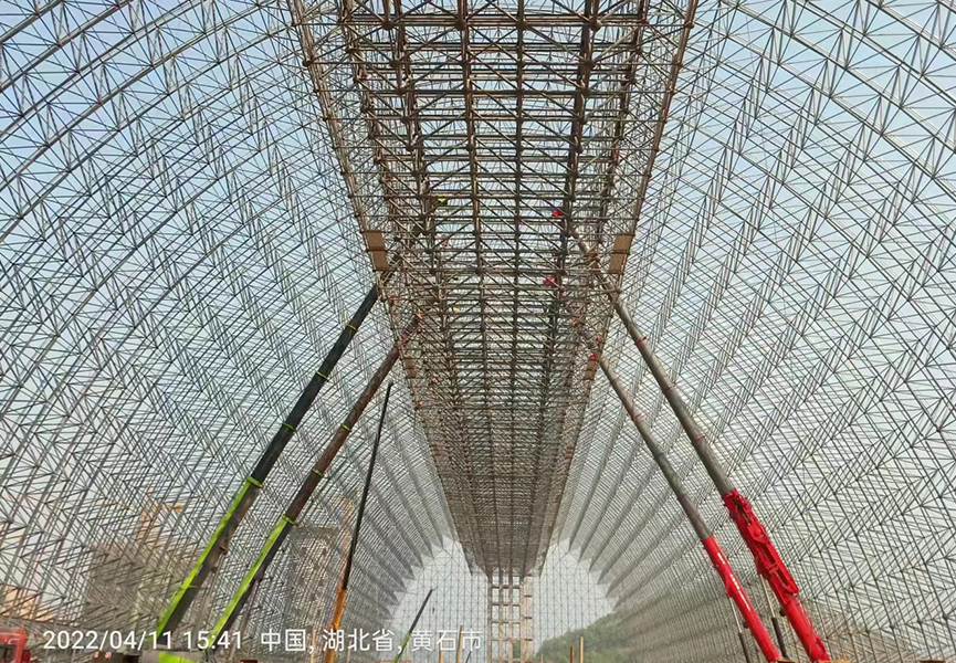 華新（陽新）億噸機(jī)制砂石綠色生(shēng)産線項目中轉堆場網架工(gōng)程